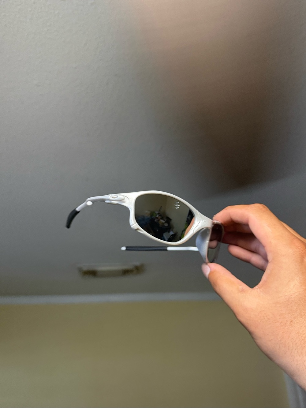 Oakley White Frame Sunglasses with Dark Lenses oak